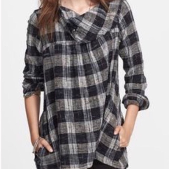 Free People Walk In The Park Plaid Tunic Cowl Neck Top Size Medium Black - Picture 4 of 5